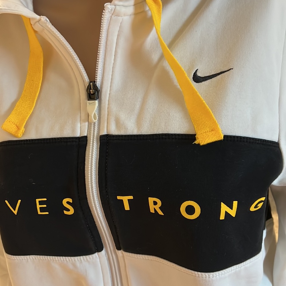 Nike FITDRY MED zip up. Great condition. - Picture 2 of 4